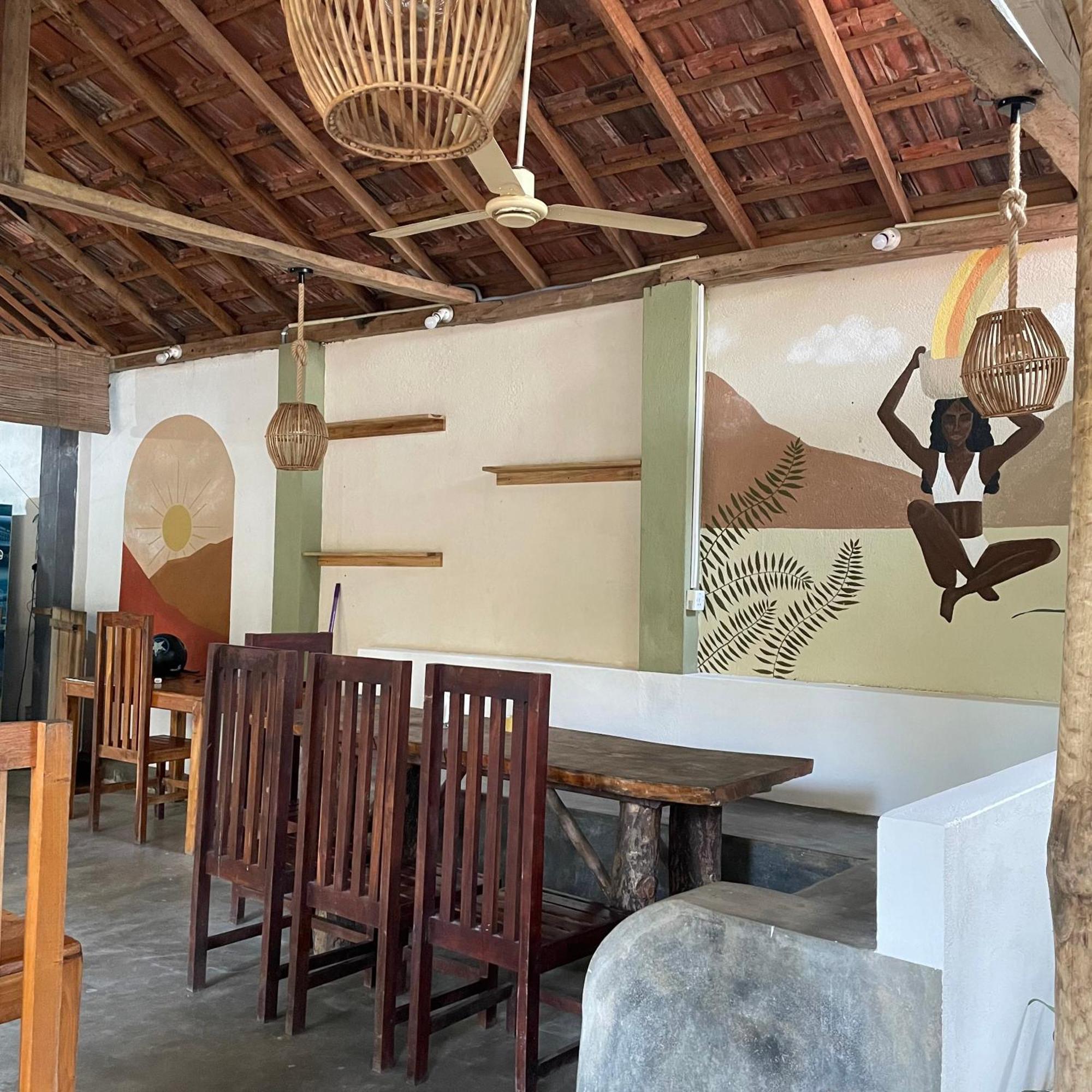Ostello Agra Arugambay Arugam Bay Esterno foto