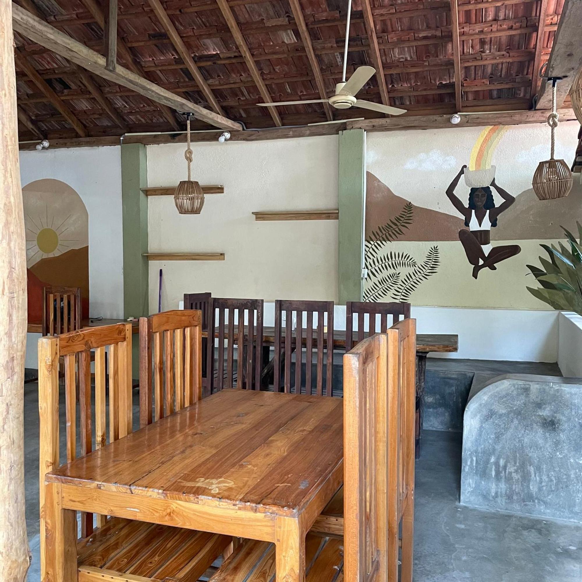 Ostello Agra Arugambay Arugam Bay Esterno foto